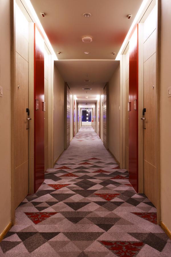 Fox Hotel Пеканбару Экстерьер фото